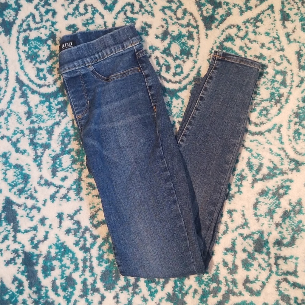 ANA Skinny Jeans